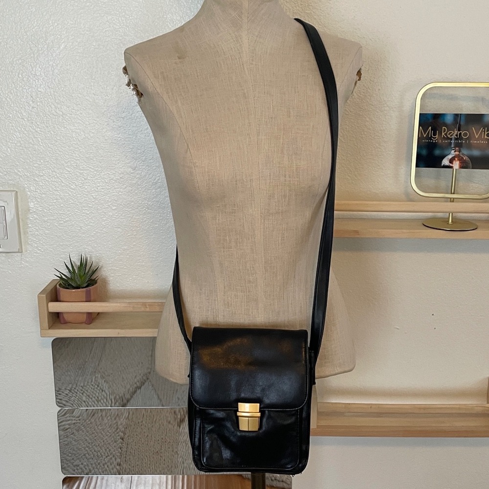 Vintage Samsonite Black Leather Crossbody Bag Gold Hardware Novelty Print Lining